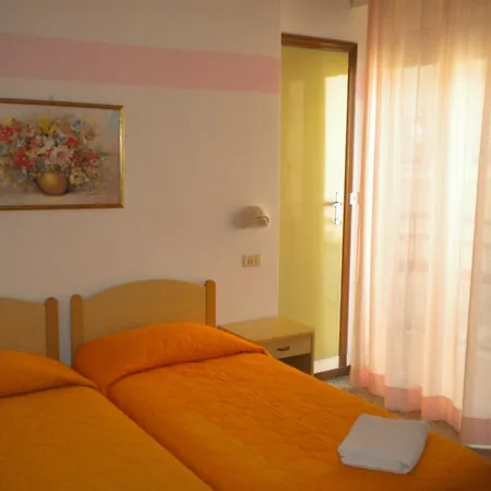 מלון Nives Rimini Rivazzurra Di Rimini