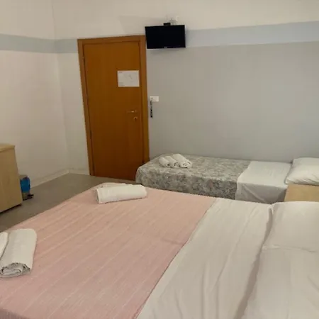 Nives Rimini Szálloda 3*