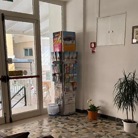 Nives Rimini Szálloda Rivazzurra Di Rimini