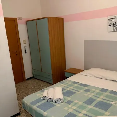 Nives Rimini Szálloda Rivazzurra Di Rimini