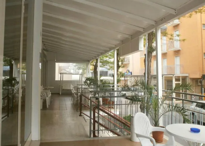 מלון Nives Rimini