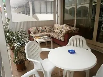 מלון Nives Rimini 3*