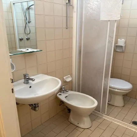 ホテル Nives Rimini 3*
