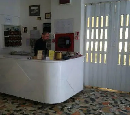 ホテル Nives Rimini