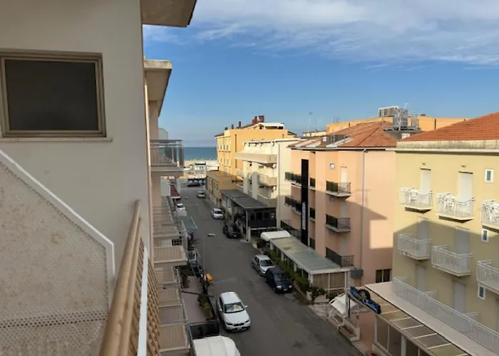 מלון Nives Rimini