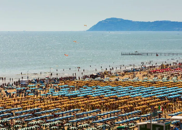 מלון Nives Rimini 3*