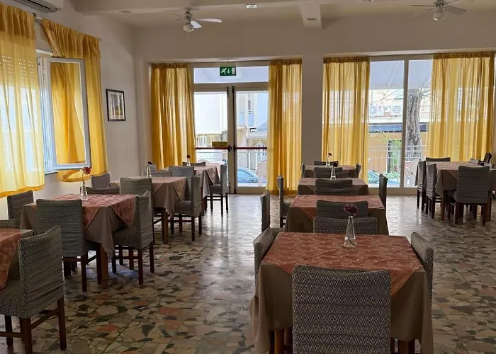 Nives Rimini 3* Rivazzurra Di Rimini