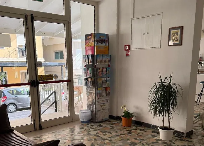 Nives Rimini מלון Rivazzurra Di Rimini